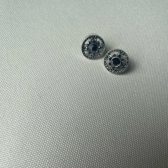 Silver sparkly costume stud earrings - Picture 2 of 2
